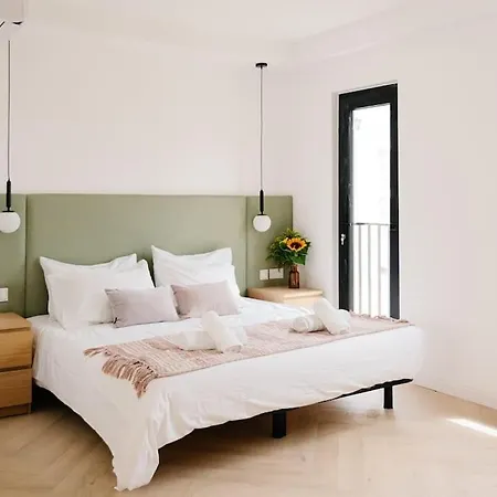 Mainstreet Luxury 3 아파트